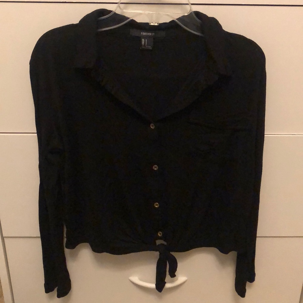 Cropped black forever 21 shirt